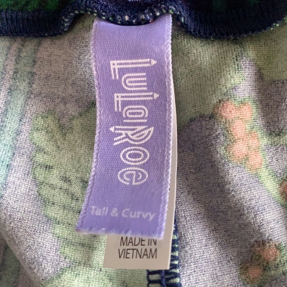 LULAROE LEGGINGS - Picture 2 of 3